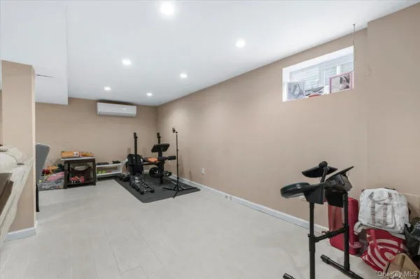 $1,399,999 | 174-28 Pidgeon Meadow Road | Flushing