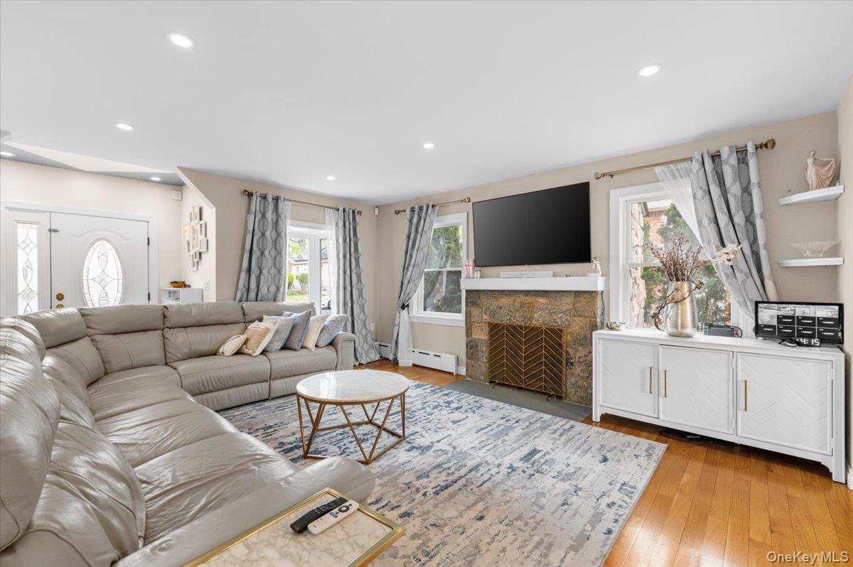 174-28 Pidgeon Meadow Road Queens, NY 11365 - Photo 4 of 42