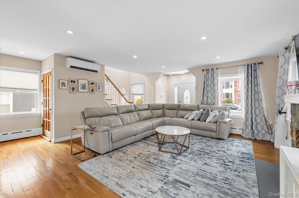 174-28 Pidgeon Meadow Road Queens, NY 11365 - Photo 5 of 42