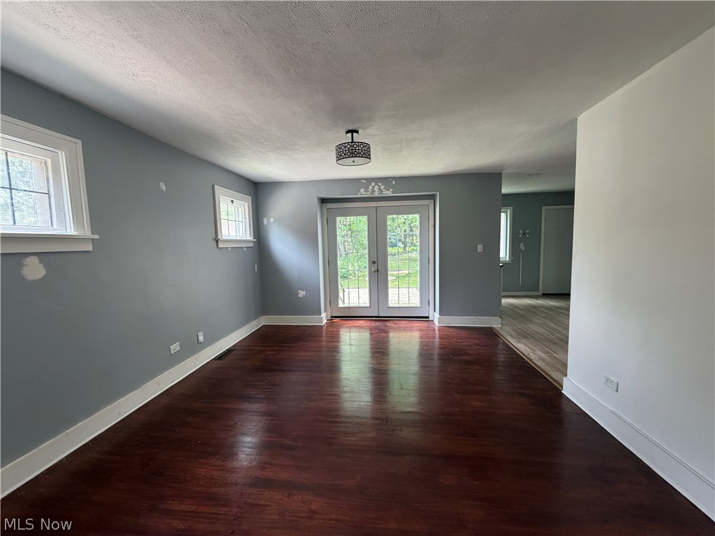951 Roanoke Road Cleveland Heights, OH 44121 - Photo 14 of 25