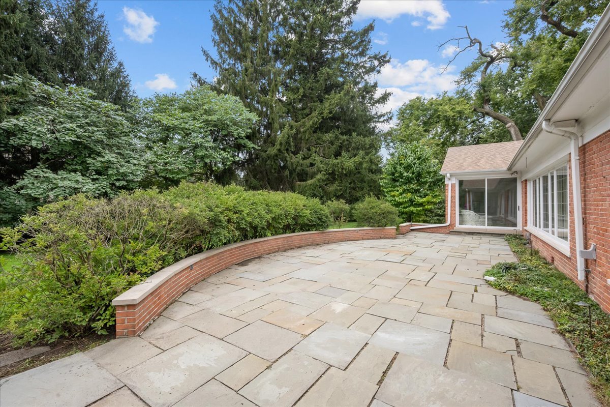 64 Locust Road Winnetka, IL 60093 - Photo 39 of 50 Gallery Image 39