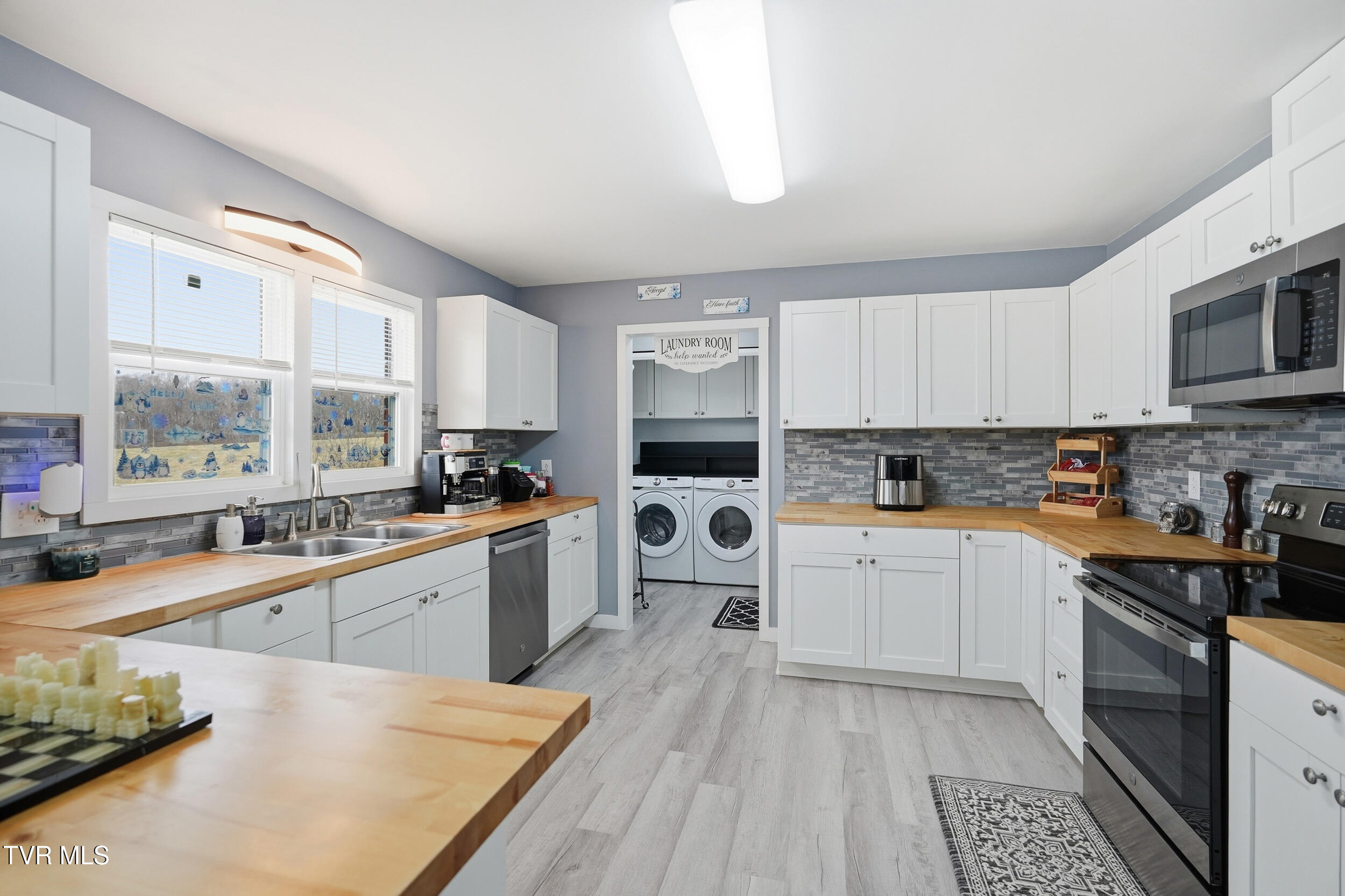 1325 Boones Creek Road Jonesborough, TN 37659 - Photo 12 of 38 23_1325 boones-34