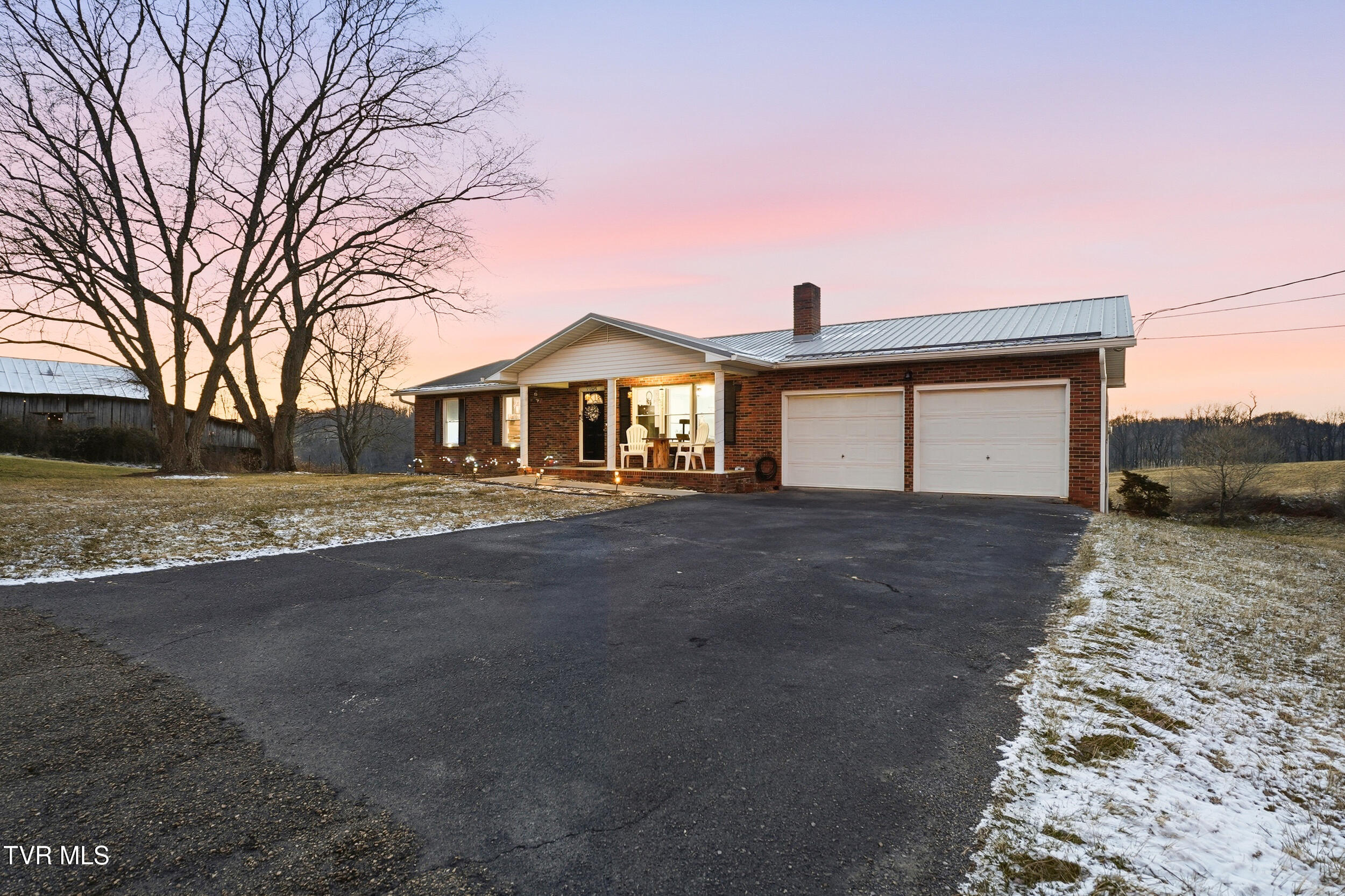1325 Boones Creek Road Jonesborough, TN 37659 - Photo 2 of 38 2_1325 boones-06
