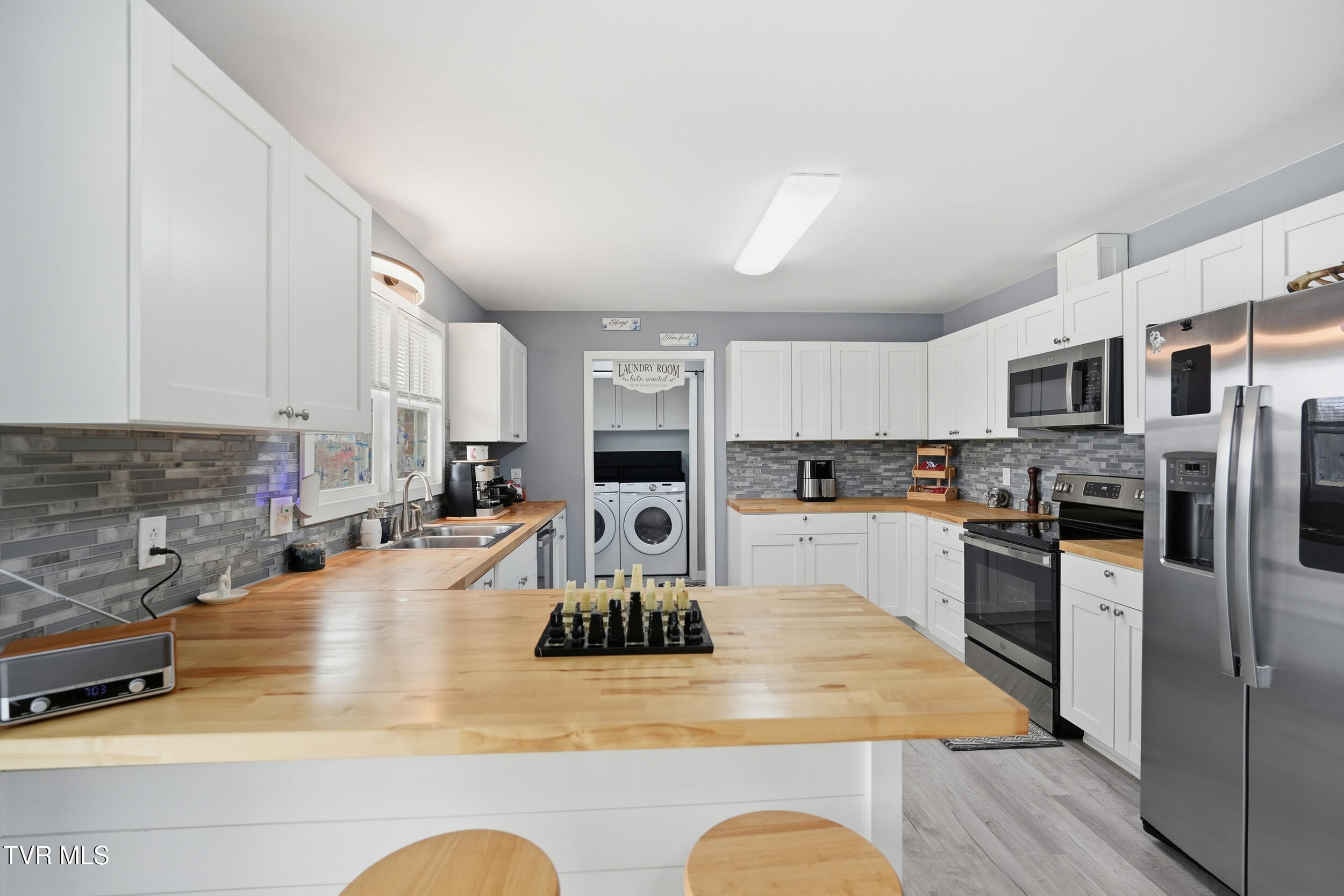 1325 Boones Creek Road Jonesborough, TN 37659 - Photo 10 of 38 21_1325 boones-32