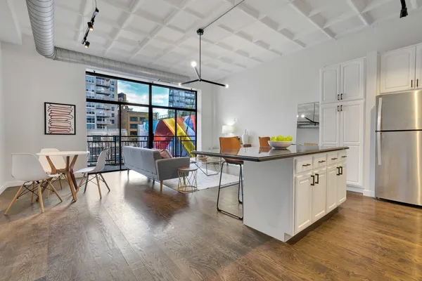 $369,000 | 1307 South Wabash Avenue, Unit 504, Chicago, IL 60605