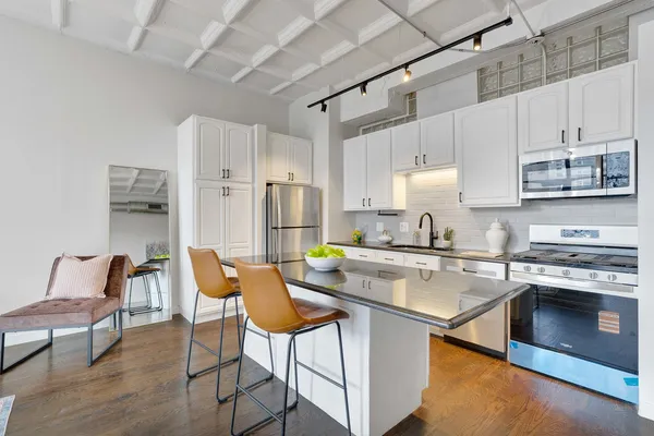 $369,000 | 1307 South Wabash Avenue, Unit 504, Chicago, IL 60605