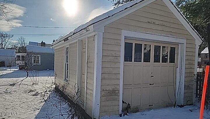 2204 Almeria Road Niskayuna, NY 12309 - Photo 3 of 18 TimePhoto_20241221_134250