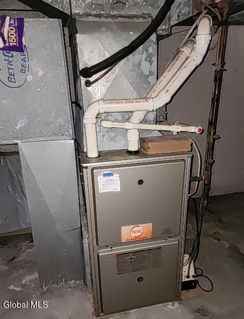 2204 Almeria Road Niskayuna, NY 12309 - Photo 8 of 18 TimePhoto_20241221_135355