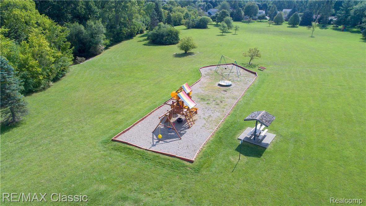 36242 Smithfield Road Farmington, MI 48335 - Photo 55 of 55 36242 Smithfield Rd HDR1.jpg