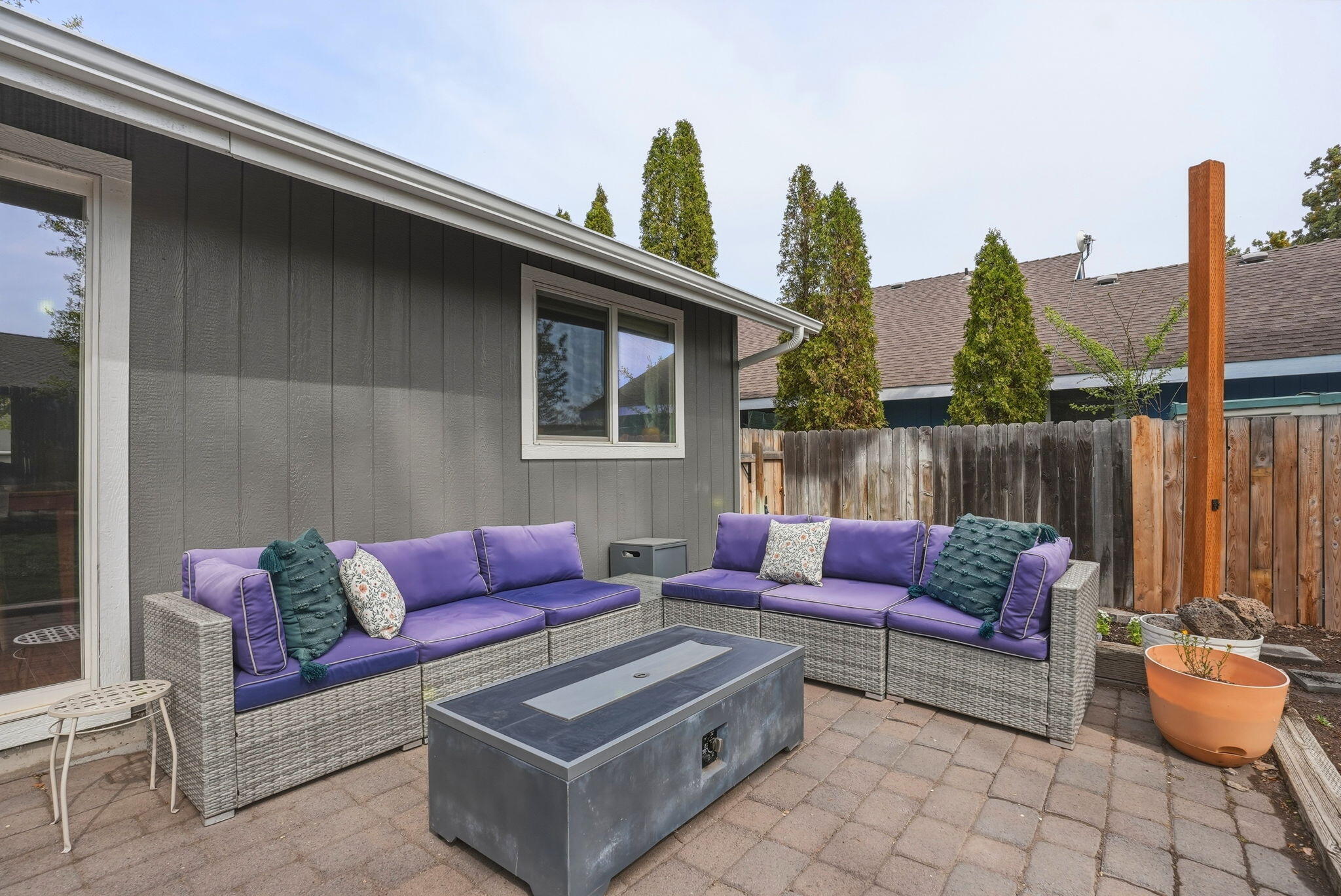 764 Northeast Tierra Road Bend, OR 97701 - Photo 30 of 51 31-web-or-mls-Riley_Visuals_009