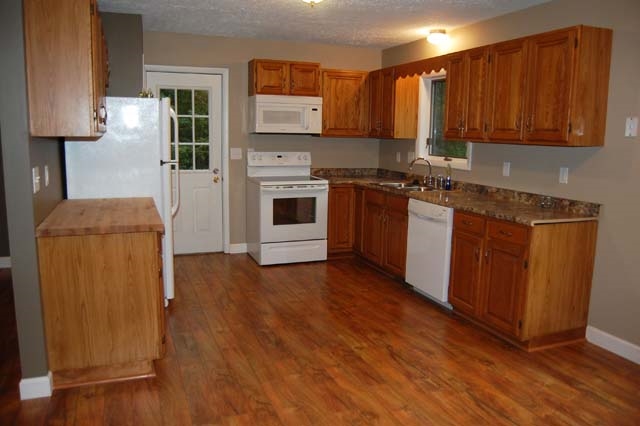 6864 Valley Road Honor, MI 49640 - Photo 7 of 28 1805459-6.JPG