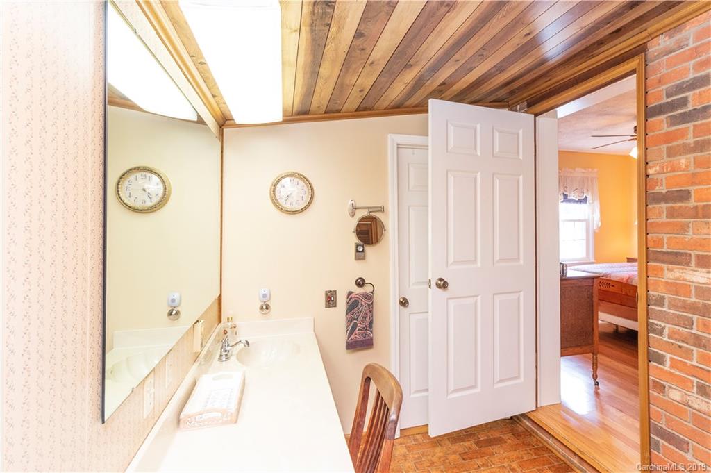 201 Morgan Branch Road Leicester, NC 28748 - Photo 17 of 36 Gallery Image 17