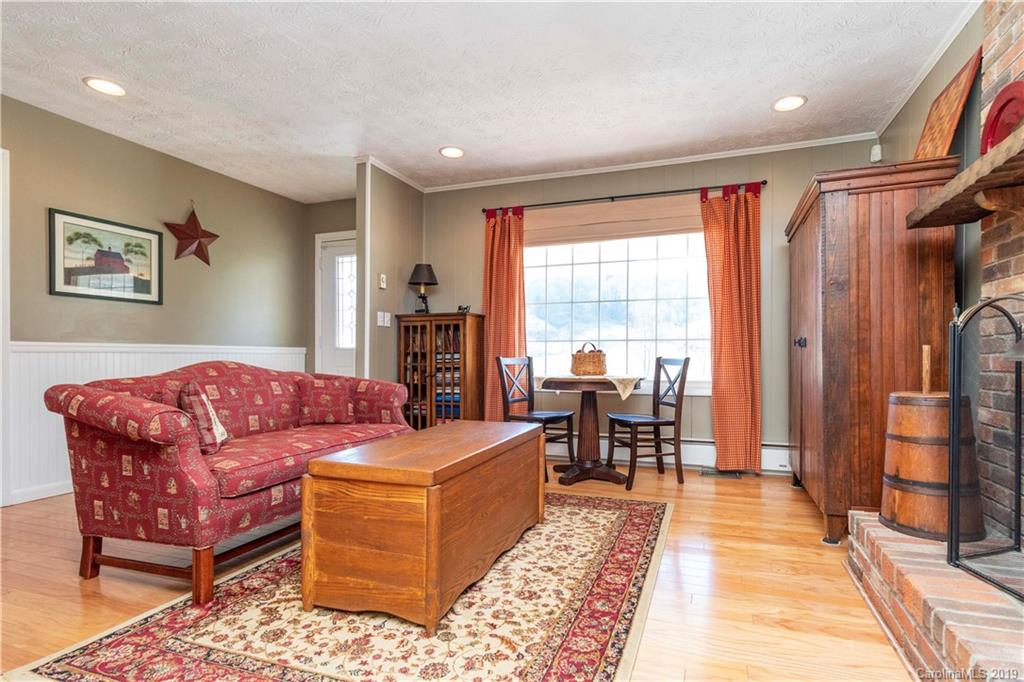 201 Morgan Branch Road Leicester, NC 28748 - Photo 7 of 36 Gallery Image 7