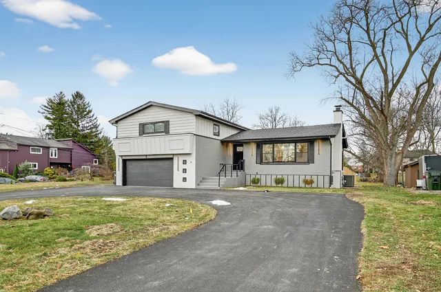 $920,000 | 200 Pine Street, Prospect Heights, IL 60070