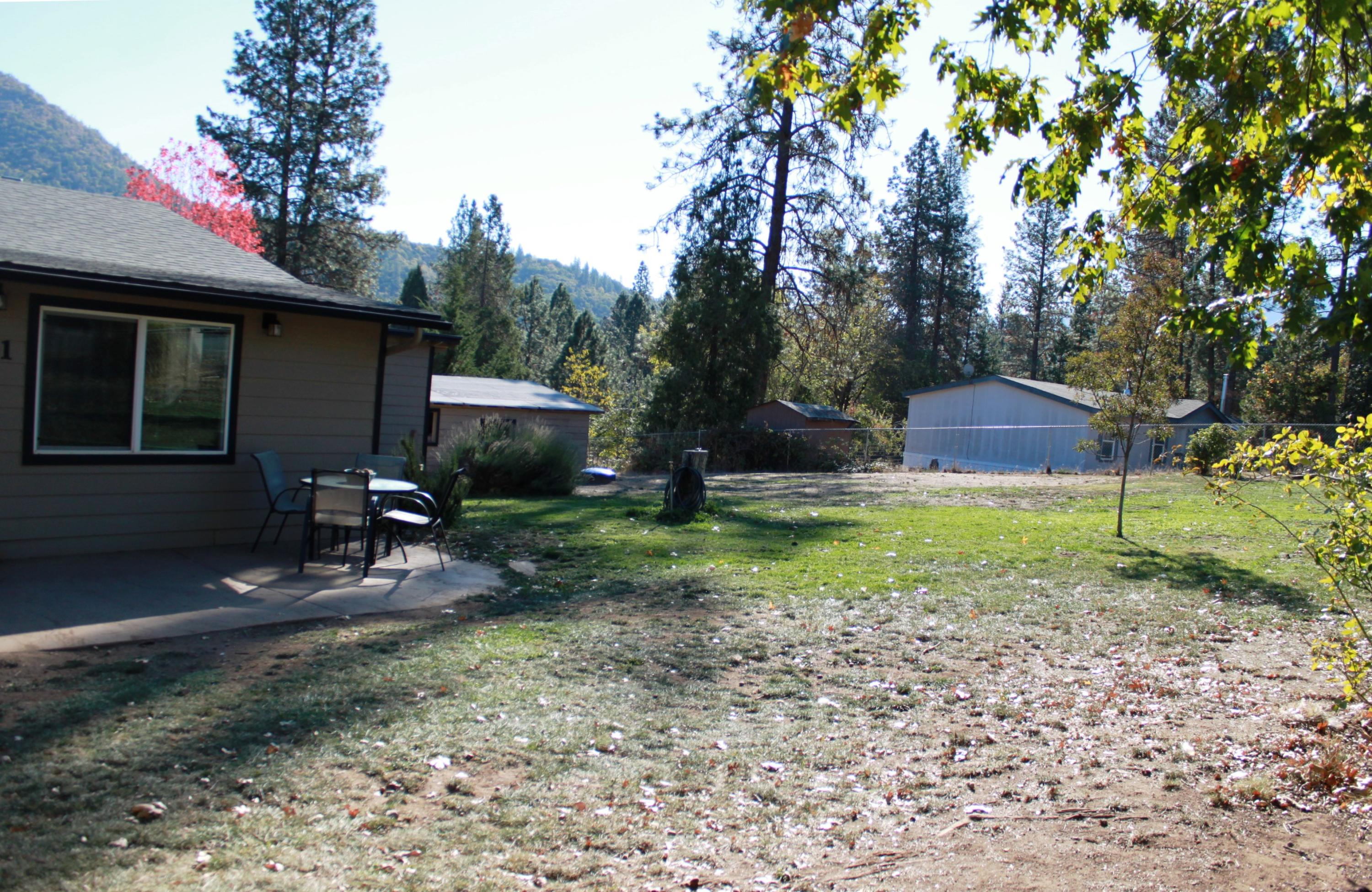 361 Homewood Road Grants Pass, OR 97527 - Photo 4 of 22 IMG_1404