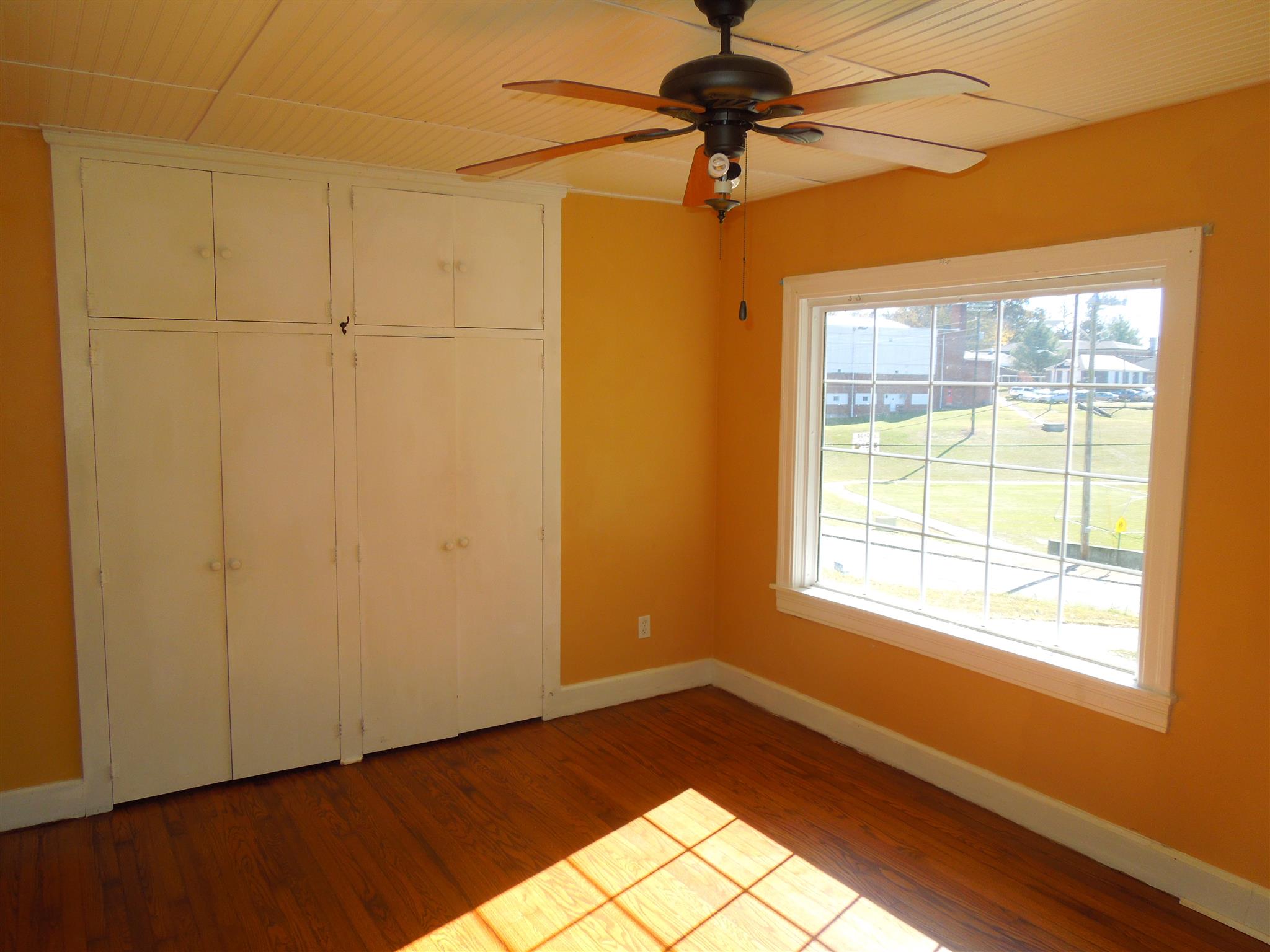 336 Pulaski Street Lawrenceburg, TN 38464 - Photo 11 of 20 a view of an empty room and window