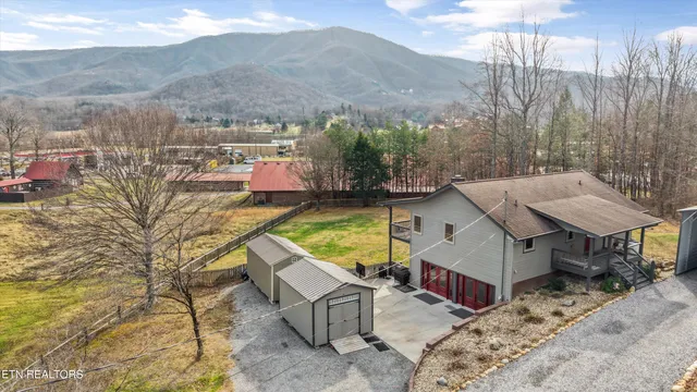 $699,500 | 3225 Laurelwood Avenue, Sevierville, TN 37862