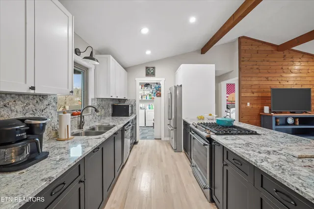 $699,500 | 3225 Laurelwood Avenue, Sevierville, TN 37862