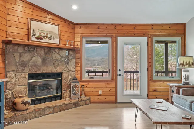 $699,500 | 3225 Laurelwood Avenue, Sevierville, TN 37862