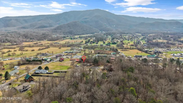 $699,500 | 3225 Laurelwood Avenue, Sevierville, TN 37862