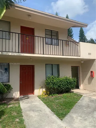 $199,500 | 300 Nottingham Circle, Unit J, Greenacres, FL 33463