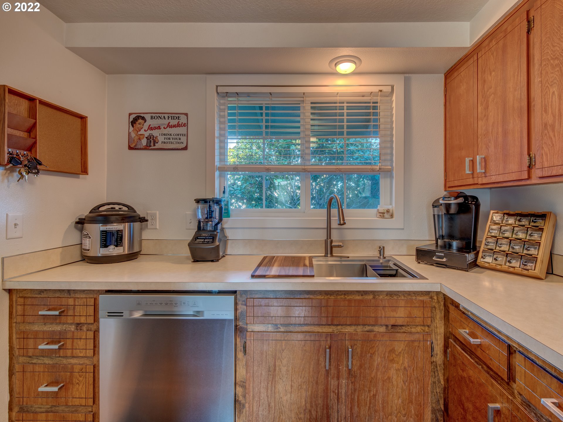 3740 Marshall Avenue Eugene, OR 97402 - Photo 4 of 23