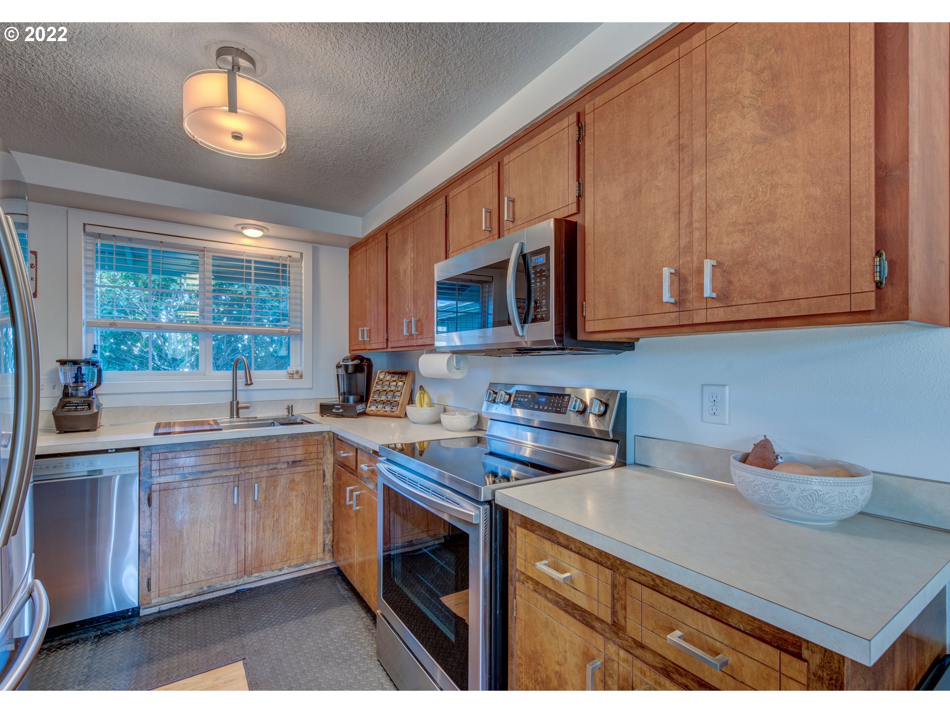 3740 Marshall Avenue Eugene, OR 97402 - Photo 5 of 23