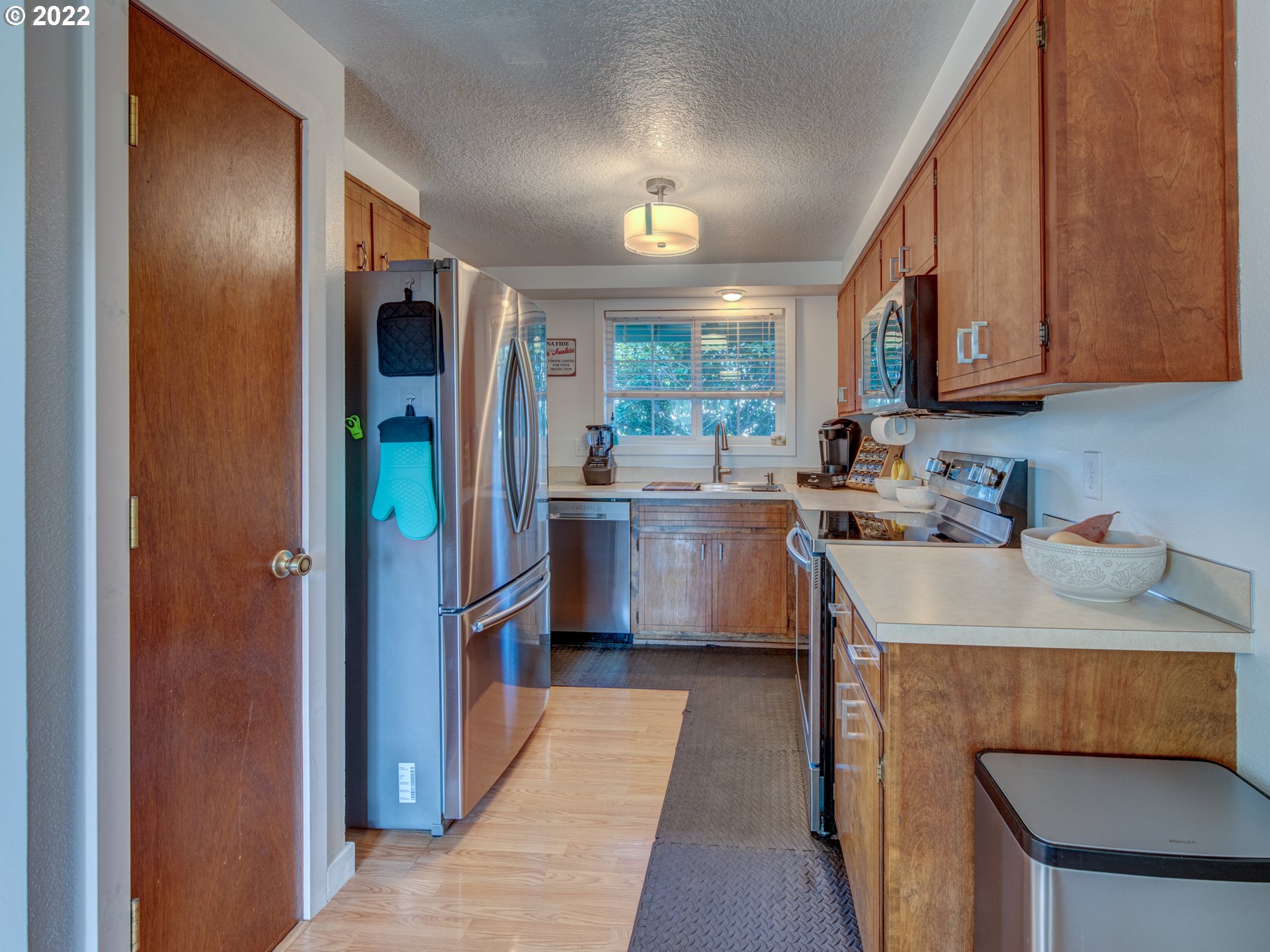 3740 Marshall Avenue Eugene, OR 97402 - Photo 7 of 23