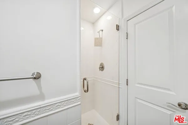 $3,500 | 133 North Swall Drive, Unit 203, Beverly Hills, CA 90211