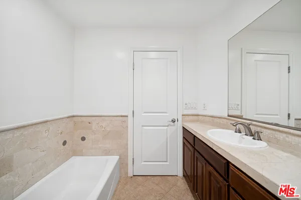 $3,500 | 133 North Swall Drive, Unit 203, Beverly Hills, CA 90211