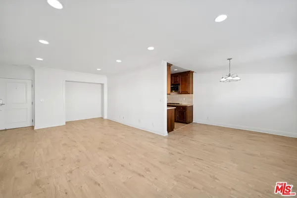 $3,500 | 133 North Swall Drive, Unit 203, Beverly Hills, CA 90211