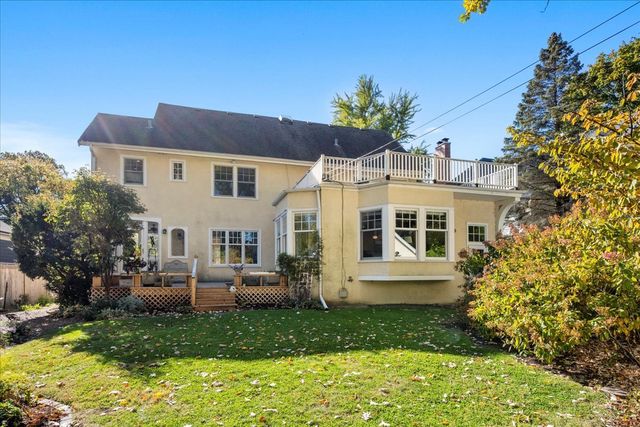 front view of house with a yard