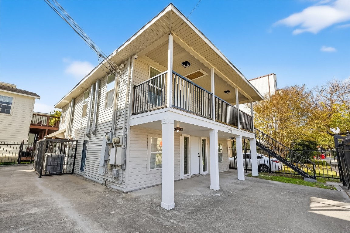 Unit 3 is located on the 1st Floor of this Triplex