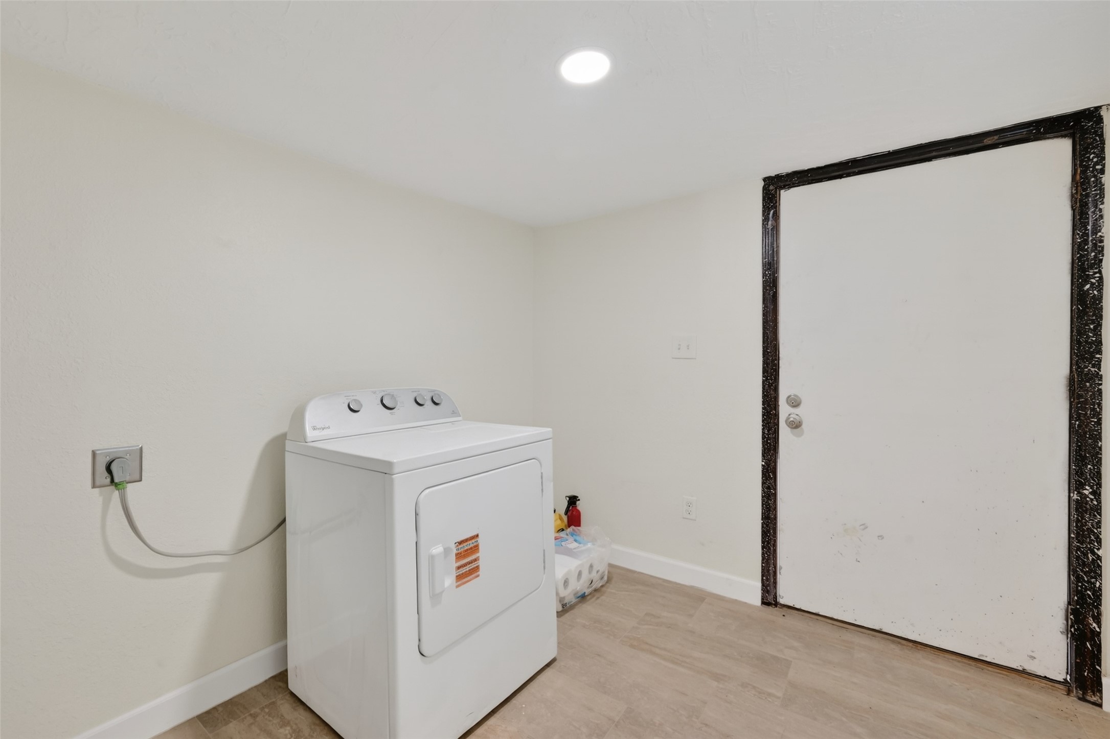 2118 Webster Street, Unit 3 Houston, TX 77003 - Photo 23 of 24 a utility room with dryer and washer
