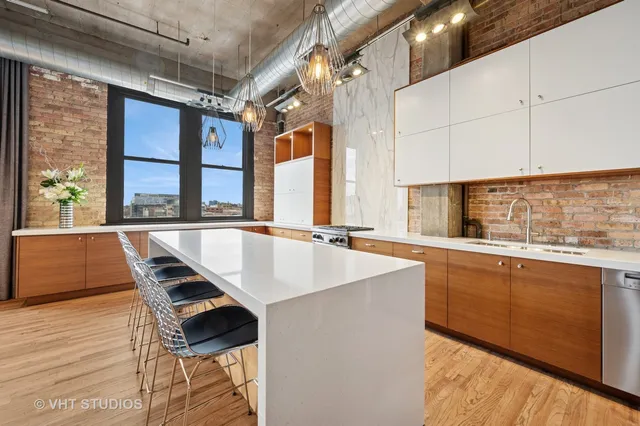 $2,175,000 | 1327 West Washington Boulevard, Unit 5CD, Chicago, IL 60607