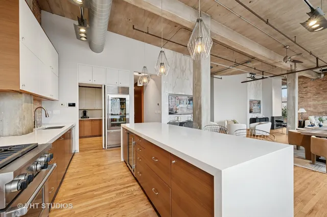 $2,175,000 | 1327 West Washington Boulevard, Unit 5CD, Chicago, IL 60607