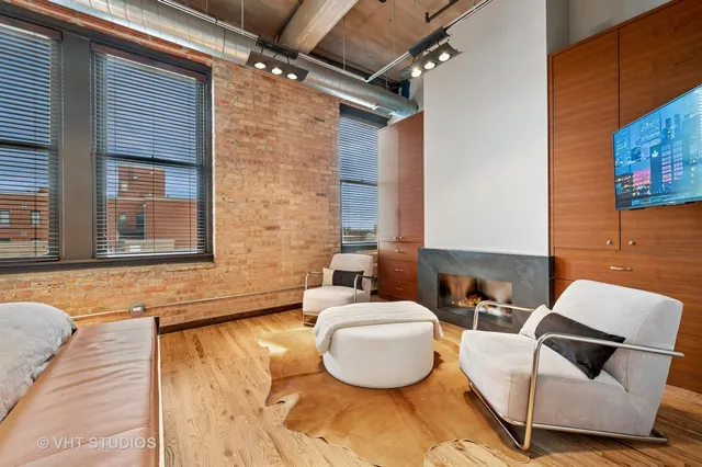 $2,175,000 | 1327 West Washington Boulevard, Unit 5CD, Chicago, IL 60607