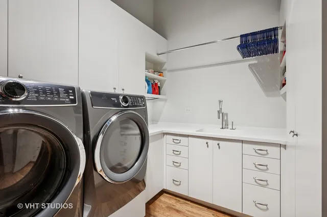 $2,175,000 | 1327 West Washington Boulevard, Unit 5CD, Chicago, IL 60607