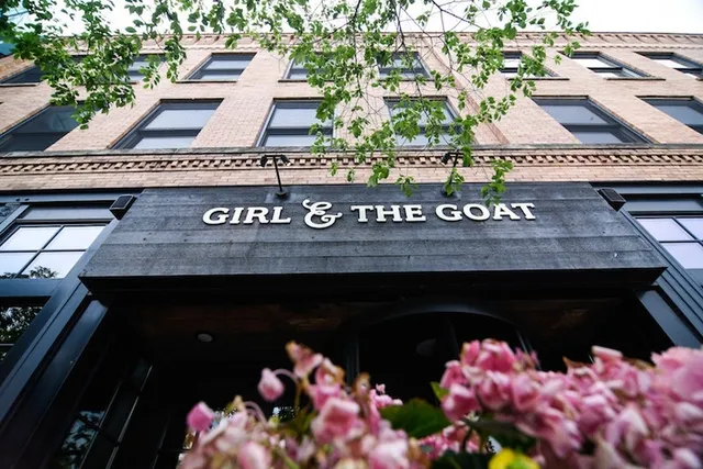 $2,175,000 | 1327 West Washington Boulevard, Unit 5CD, Chicago, IL 60607