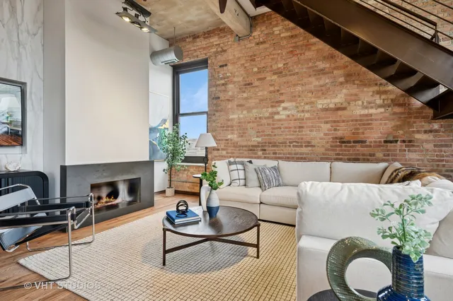 $2,175,000 | 1327 West Washington Boulevard, Unit 5CD, Chicago, IL 60607