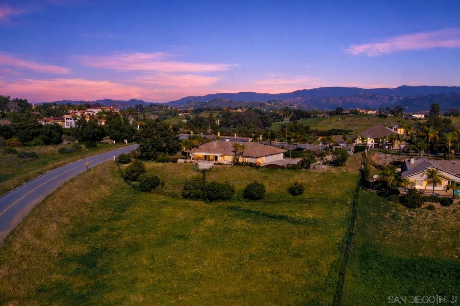 4417 Fallsbrae Road Fallbrook, CA 92028 - Photo 4 of 48 Gallery Image 4