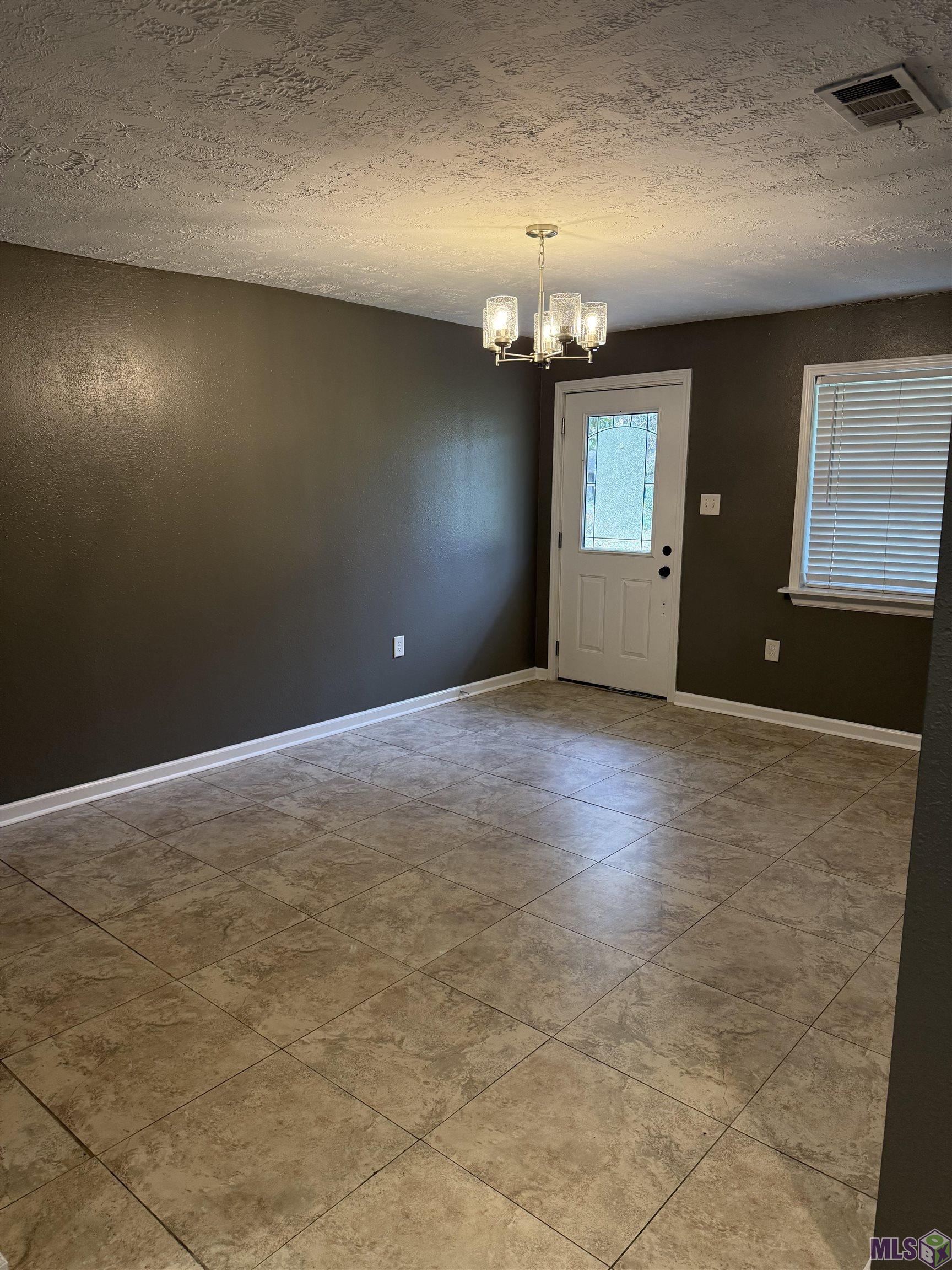710 Riverview Drive Baton Rouge, LA 70816 - Photo 5 of 9