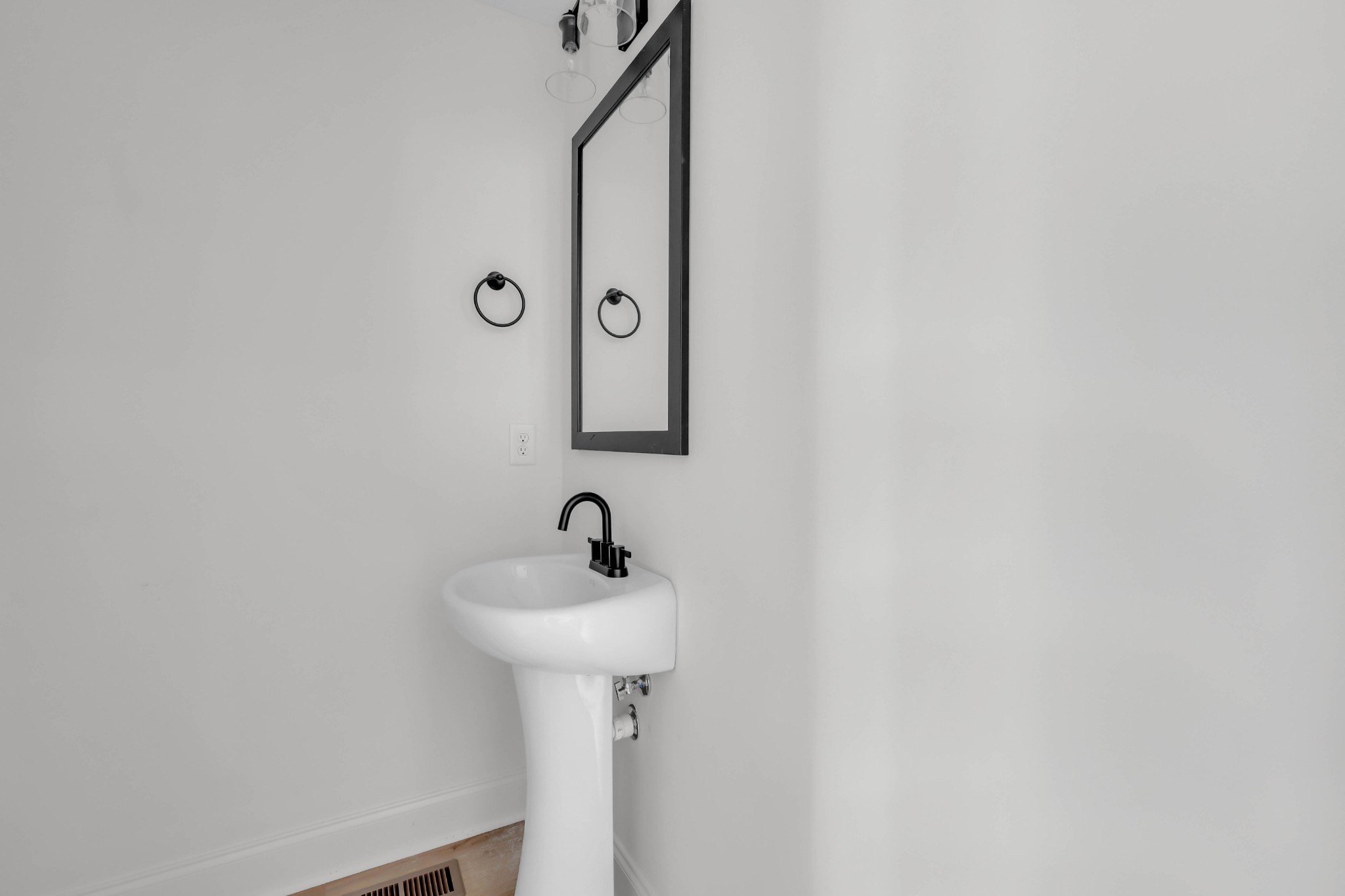 245 Wayne Hall Road Clarksville, TN 37040 - Photo 8 of 17