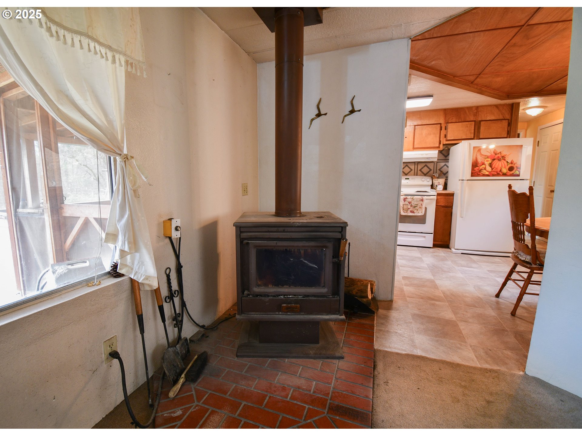 214 Thompson Road Riddle, OR 97469 - Photo 11 of 47