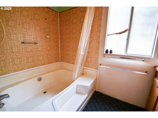 $289,900 | 214 Thompson Road, Riddle, OR 97469