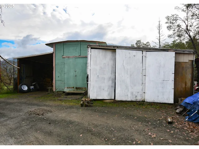 $289,900 | 214 Thompson Road, Riddle, OR 97469