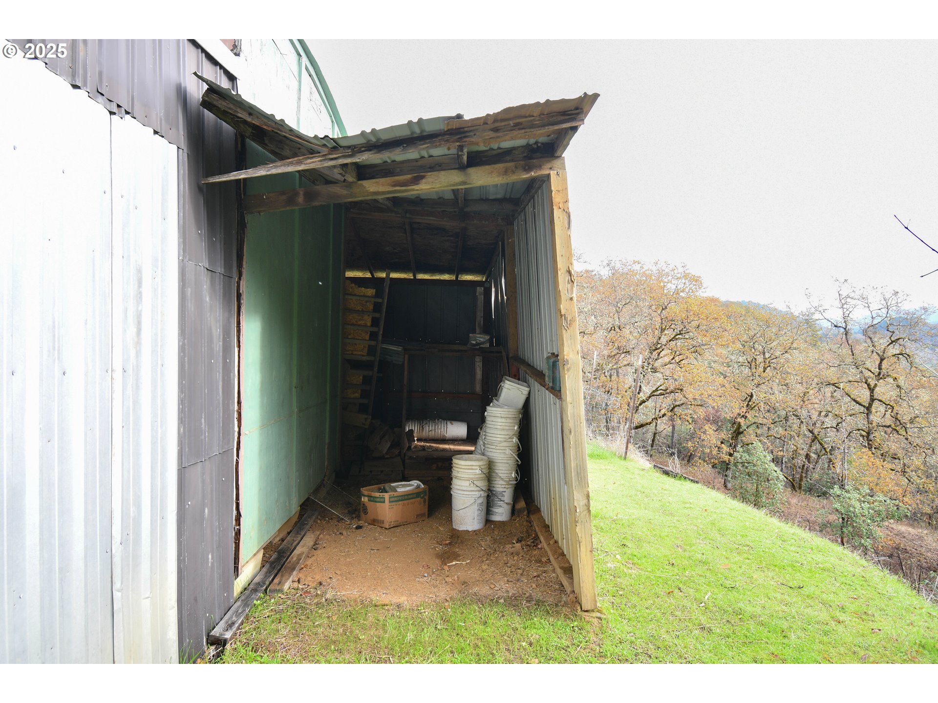 214 Thompson Road Riddle, OR 97469 - Photo 30 of 47