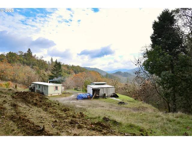 $289,900 | 214 Thompson Road, Riddle, OR 97469