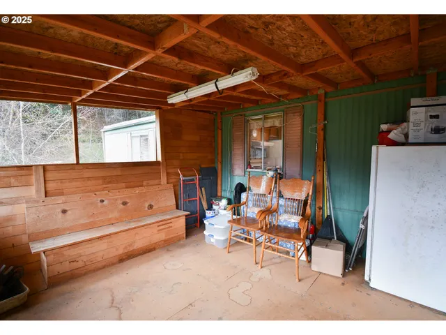 $289,900 | 214 Thompson Road, Riddle, OR 97469