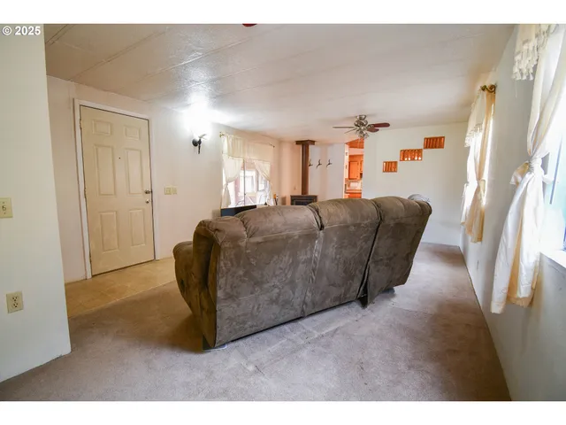 $289,900 | 214 Thompson Road, Riddle, OR 97469